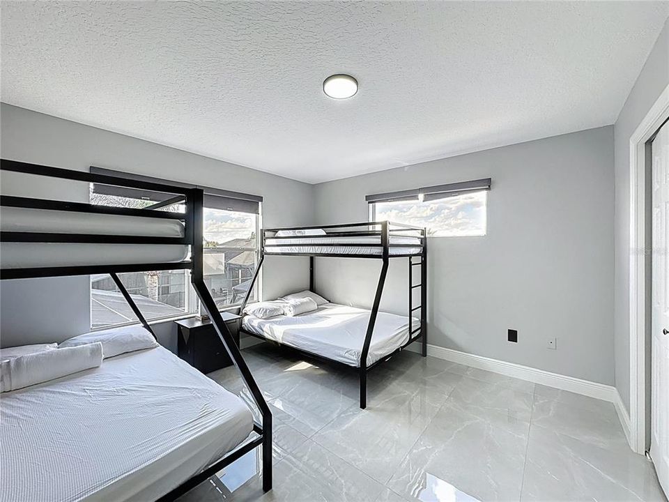 En Venta: $549,999 (6 camas, 4 baños, 2743 Pies cuadrados)
