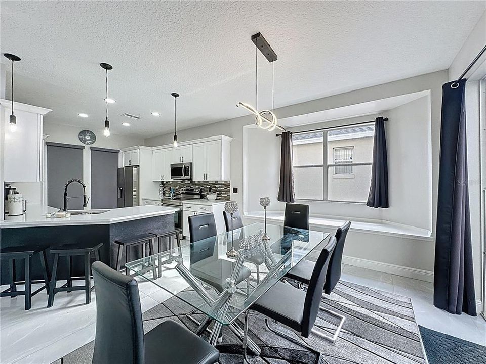 En Venta: $549,999 (6 camas, 4 baños, 2743 Pies cuadrados)