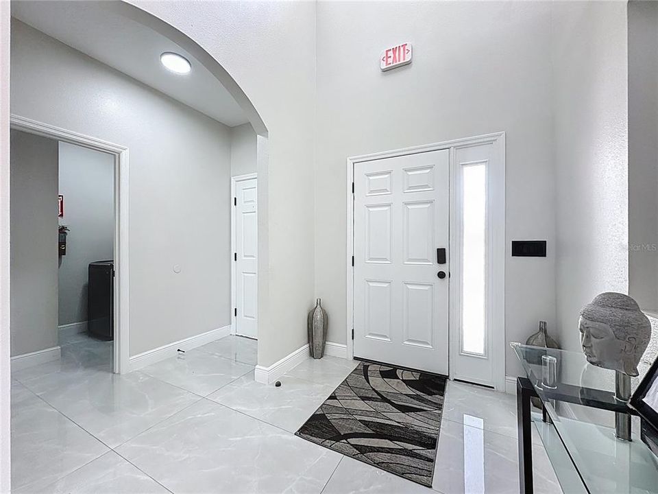 En Venta: $549,999 (6 camas, 4 baños, 2743 Pies cuadrados)