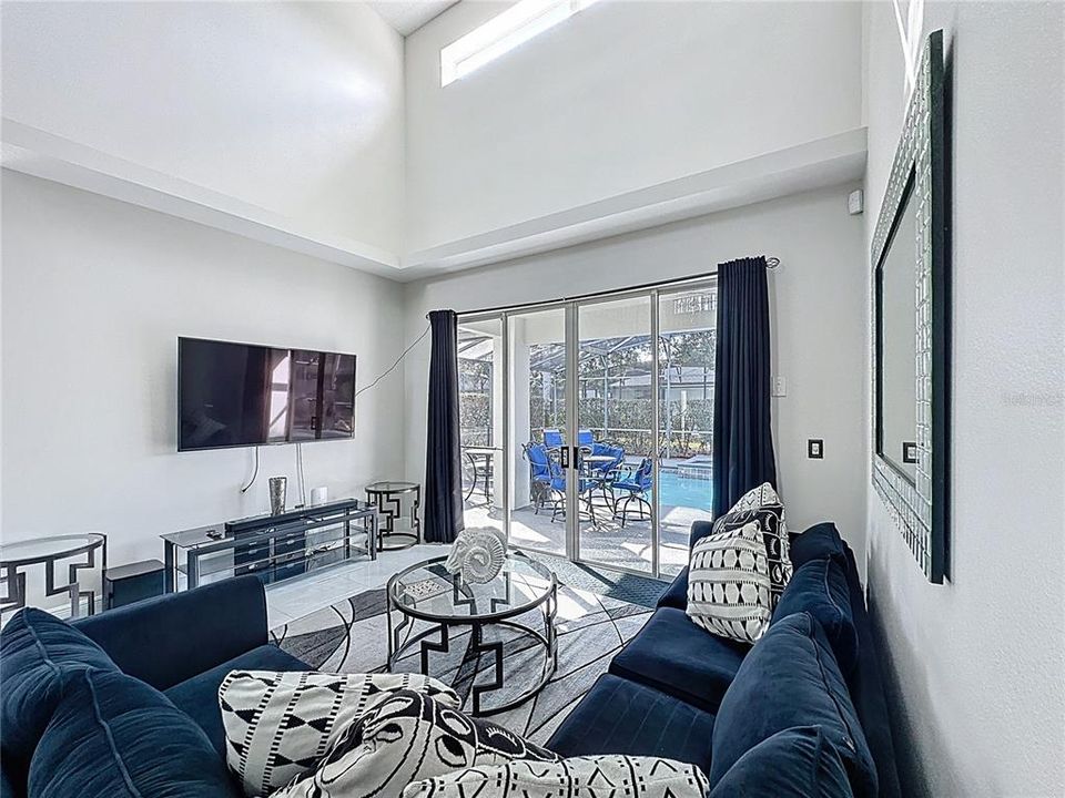 En Venta: $549,999 (6 camas, 4 baños, 2743 Pies cuadrados)