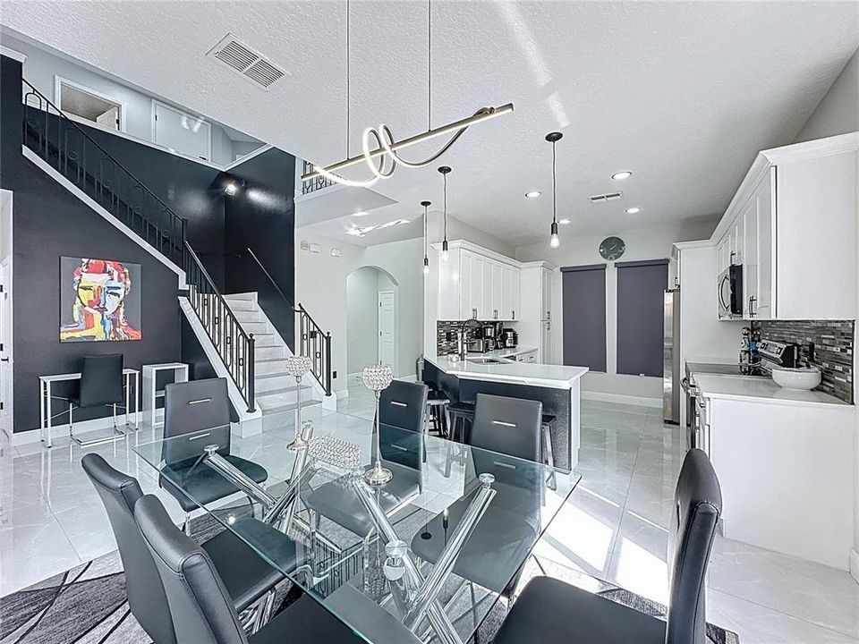 En Venta: $549,999 (6 camas, 4 baños, 2743 Pies cuadrados)