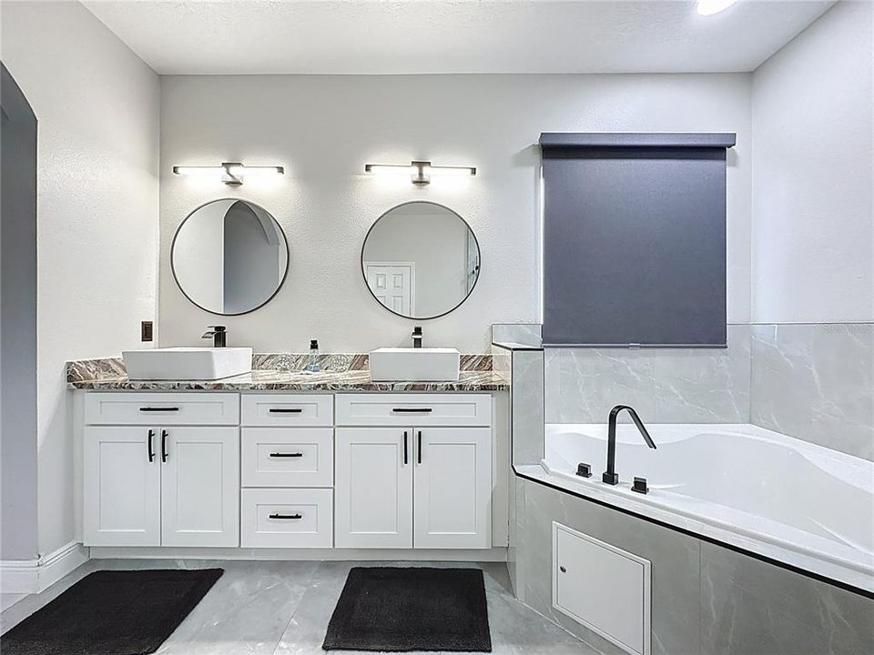 En Venta: $549,999 (6 camas, 4 baños, 2743 Pies cuadrados)