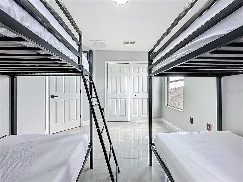 En Venta: $549,999 (6 camas, 4 baños, 2743 Pies cuadrados)