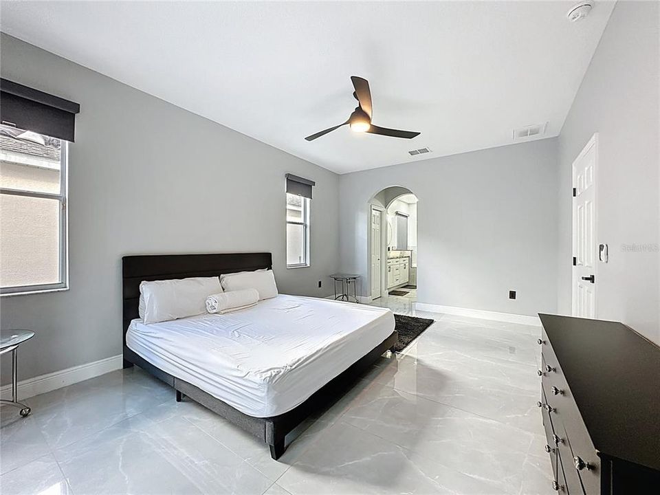 En Venta: $549,999 (6 camas, 4 baños, 2743 Pies cuadrados)
