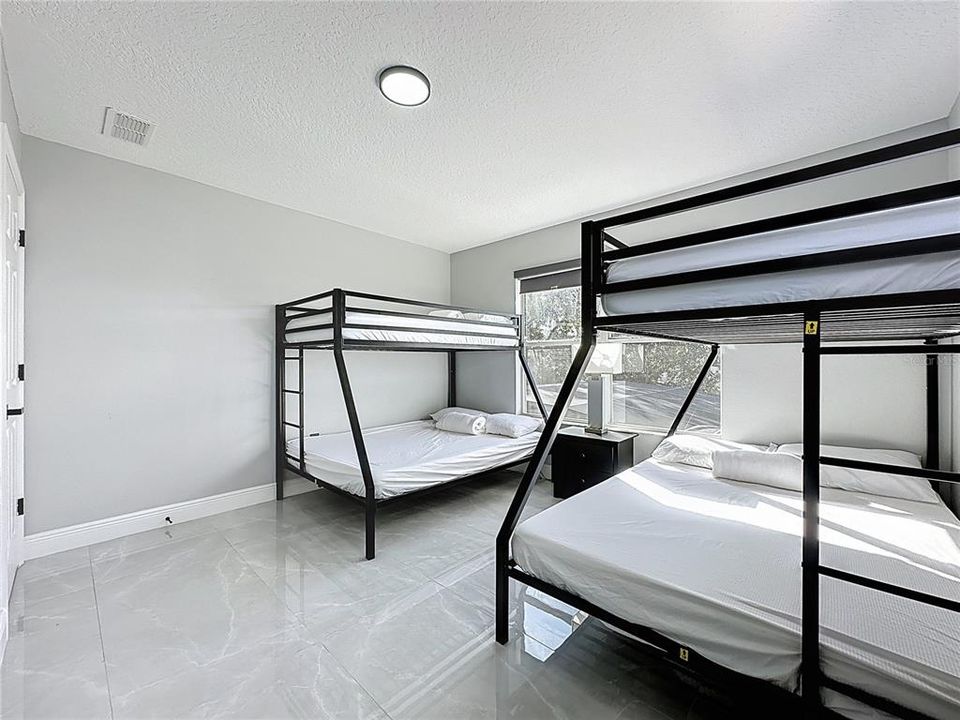En Venta: $549,999 (6 camas, 4 baños, 2743 Pies cuadrados)