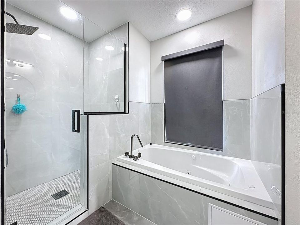 En Venta: $549,999 (6 camas, 4 baños, 2743 Pies cuadrados)