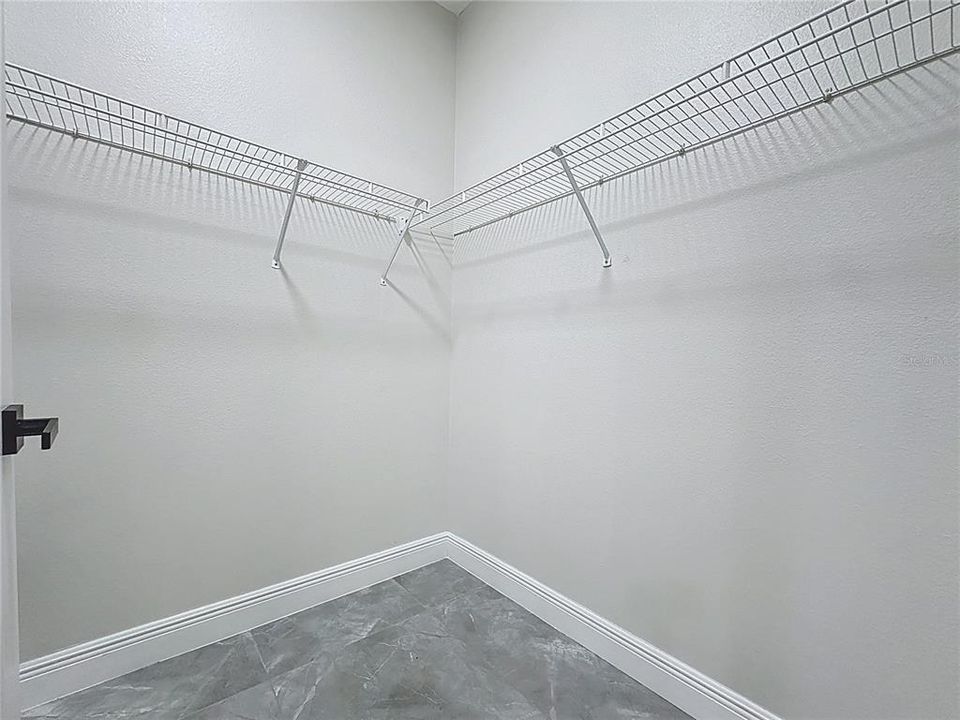 En Venta: $549,999 (6 camas, 4 baños, 2743 Pies cuadrados)