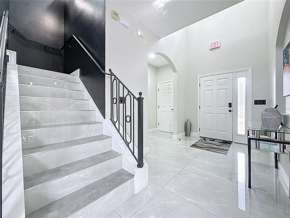 En Venta: $549,999 (6 camas, 4 baños, 2743 Pies cuadrados)