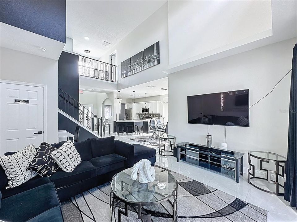 En Venta: $549,999 (6 camas, 4 baños, 2743 Pies cuadrados)