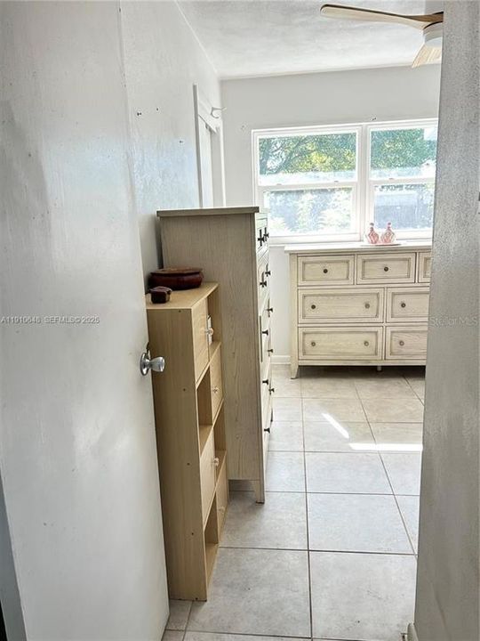For Sale: $325,000 (3 beds, 2 baths, 1115 Square Feet)