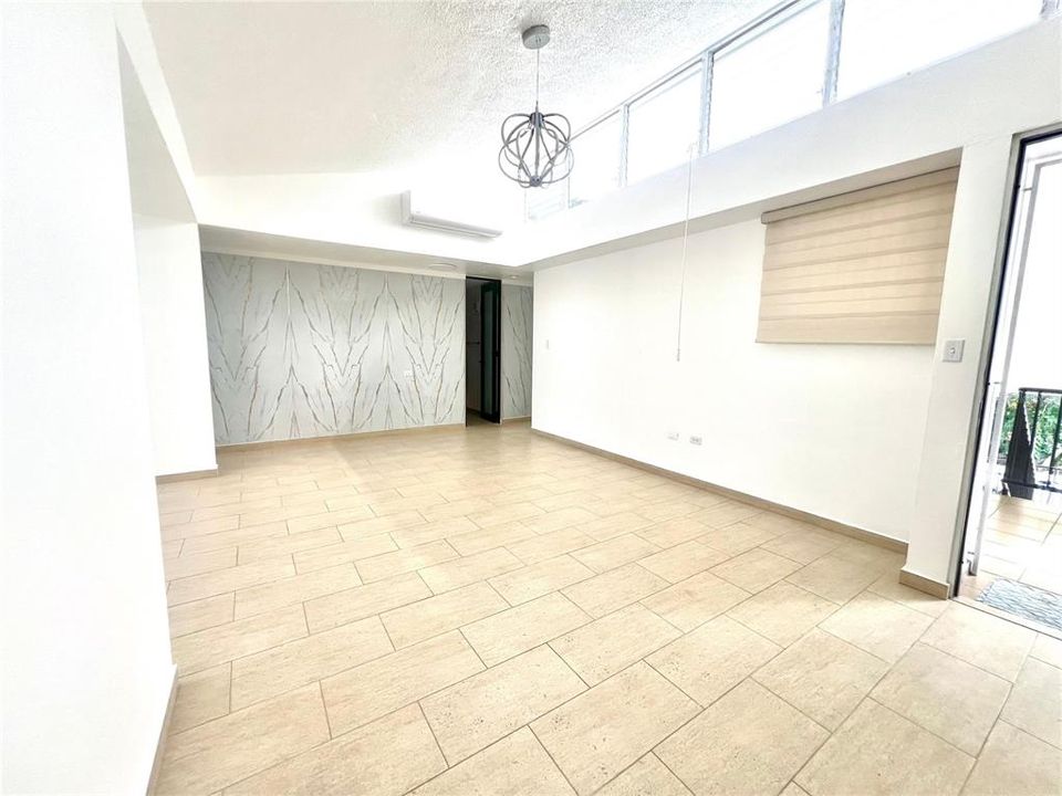 出租: $2,500 (3 贝兹, 2 浴室, 1207 平方英尺)