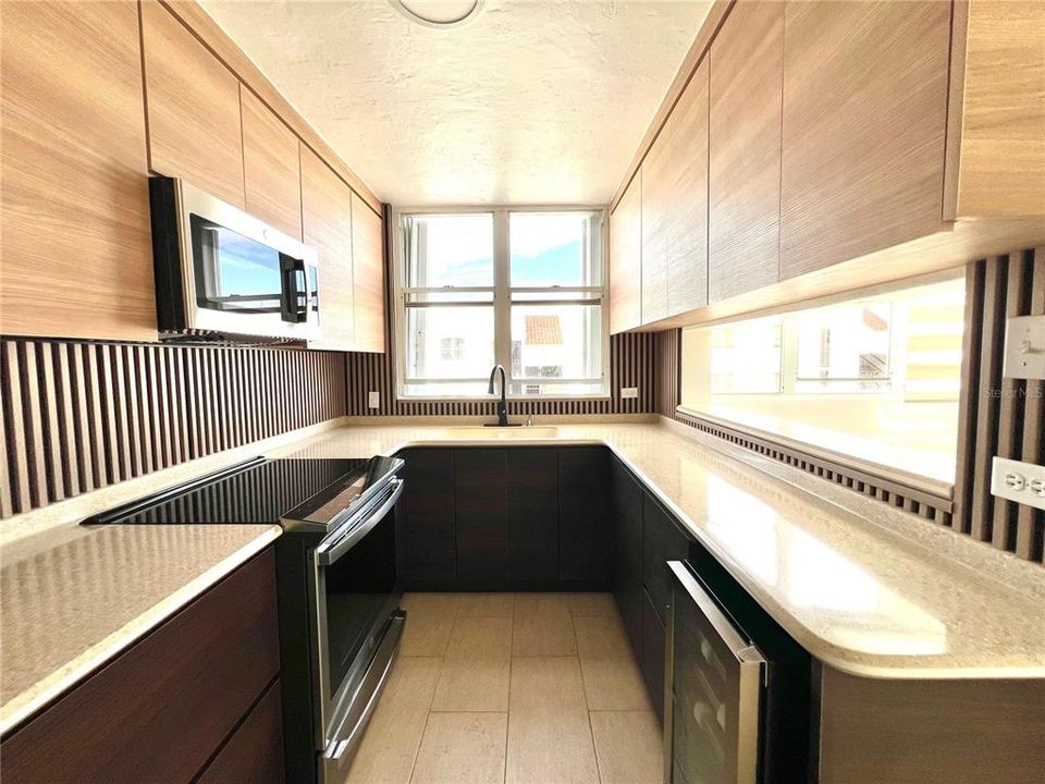 出租: $2,500 (3 贝兹, 2 浴室, 1207 平方英尺)