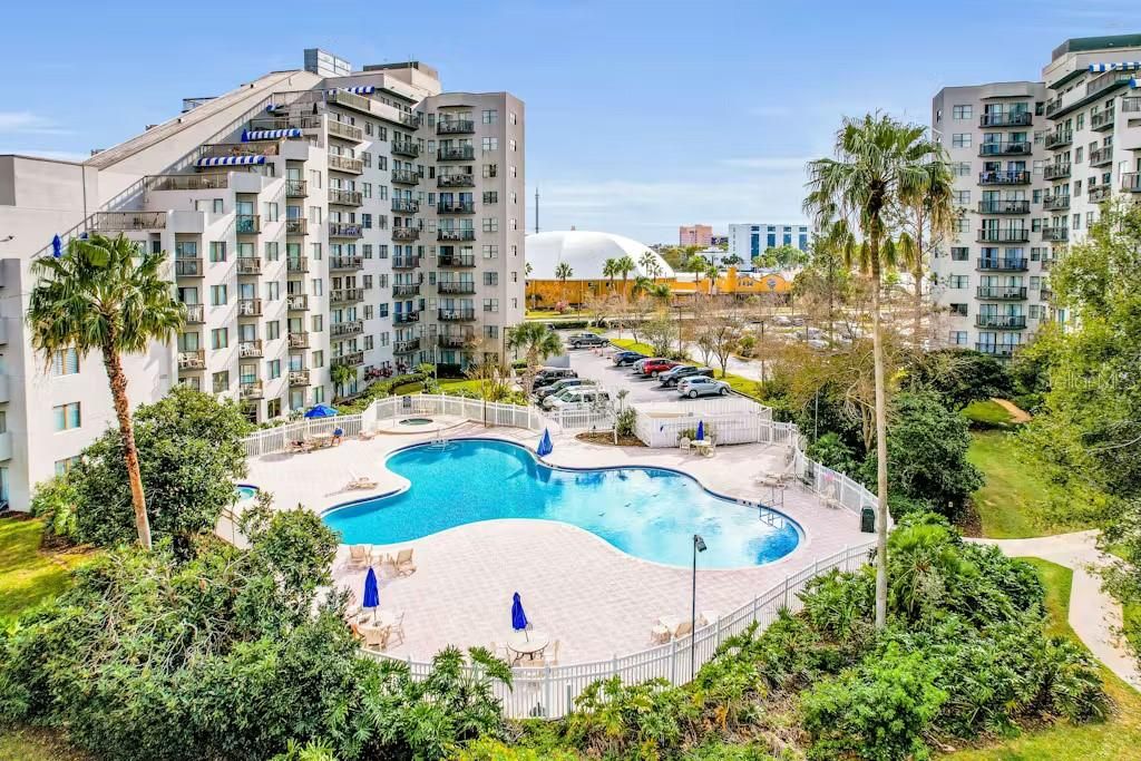 For Sale: $260,000 (2 beds, 2 baths, 583 Square Feet)