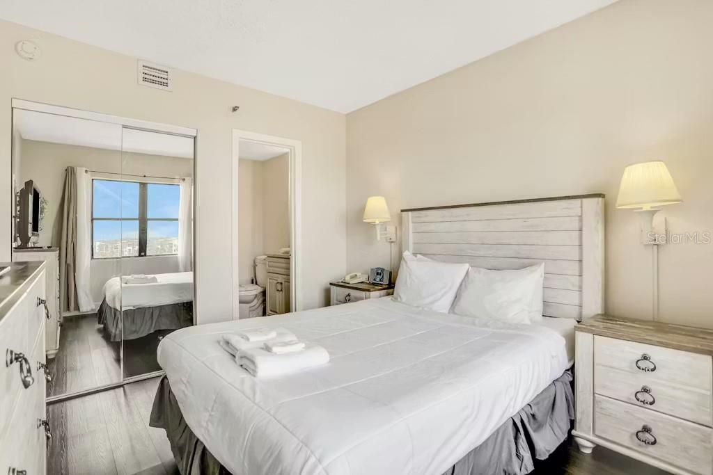 For Sale: $260,000 (2 beds, 2 baths, 583 Square Feet)