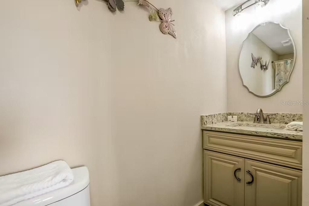 For Sale: $260,000 (2 beds, 2 baths, 583 Square Feet)
