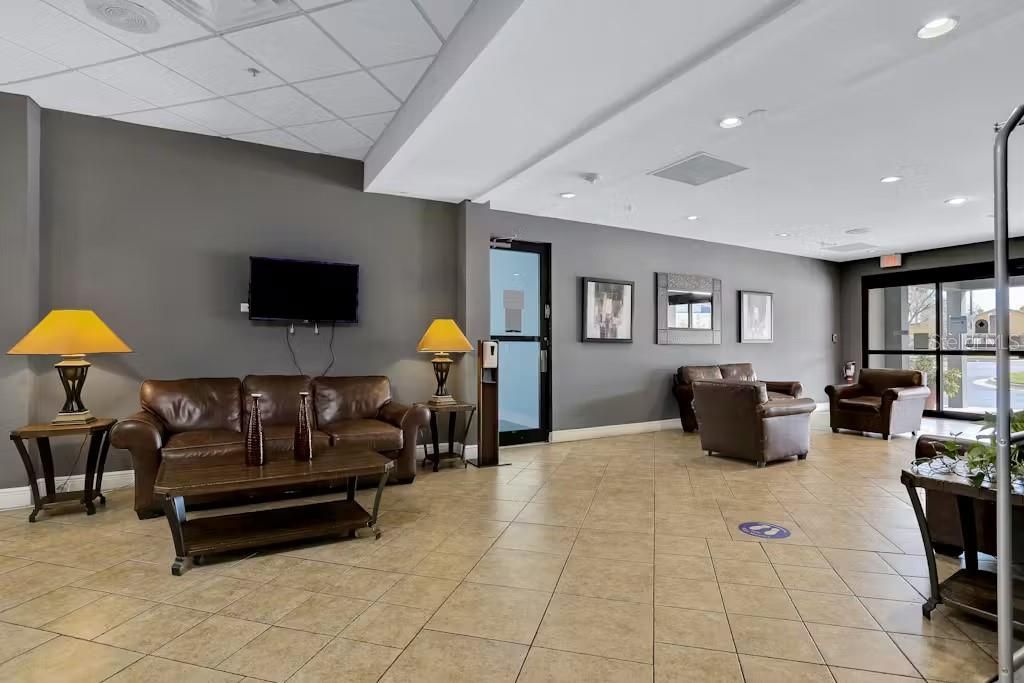 For Sale: $260,000 (2 beds, 2 baths, 583 Square Feet)