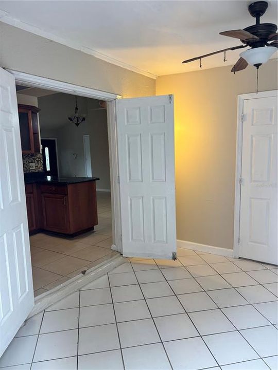 For Sale: $410,000 (3 beds, 2 baths, 1176 Square Feet)