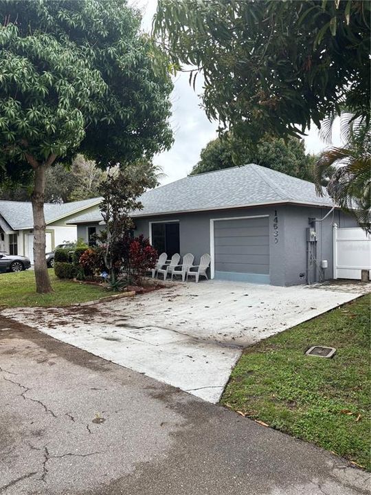 For Sale: $410,000 (3 beds, 2 baths, 1176 Square Feet)