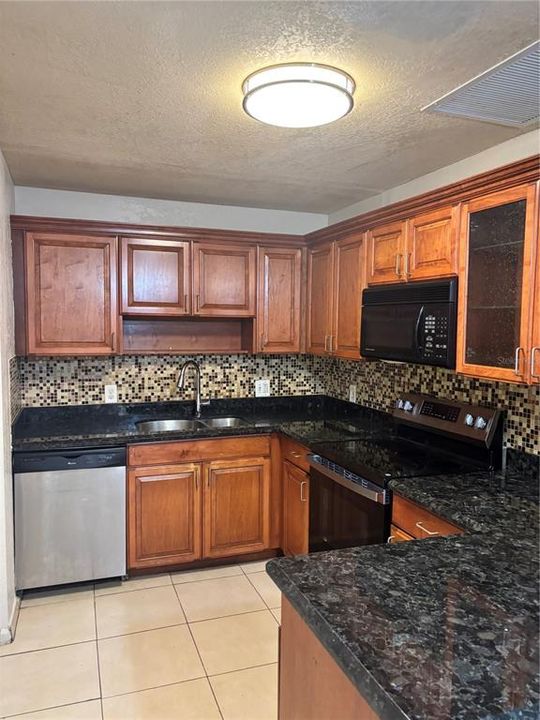 For Sale: $410,000 (3 beds, 2 baths, 1176 Square Feet)