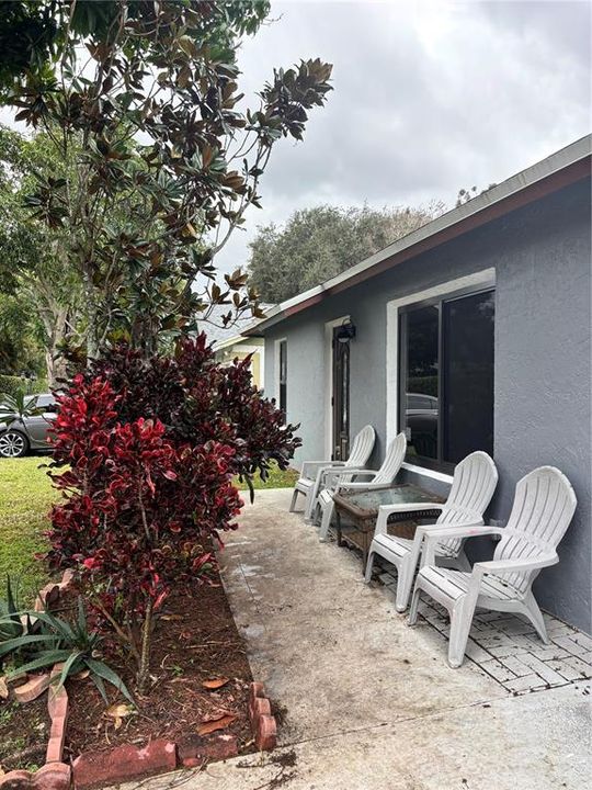 For Sale: $410,000 (3 beds, 2 baths, 1176 Square Feet)