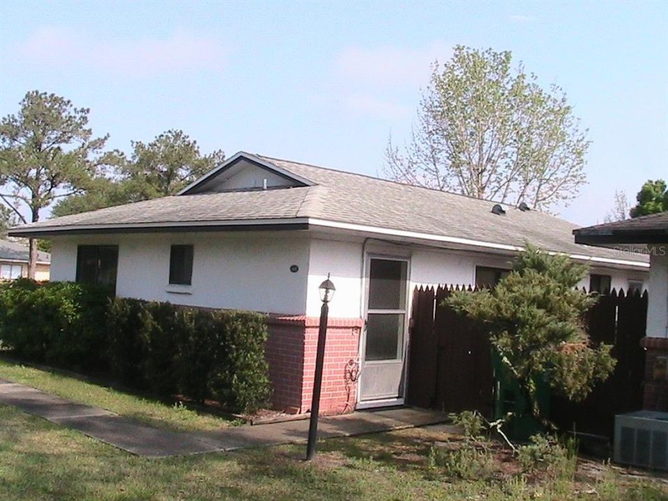 Active With Contract: $224,900 (3 beds, 2 baths, 1032 Square Feet)