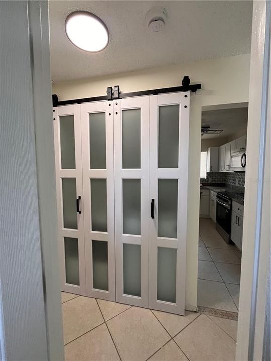 Active With Contract: $224,900 (3 beds, 2 baths, 1032 Square Feet)