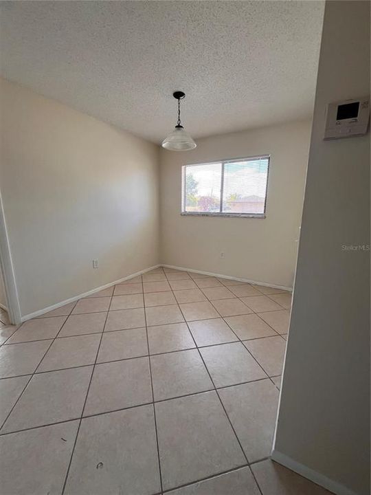 Active With Contract: $224,900 (3 beds, 2 baths, 1032 Square Feet)