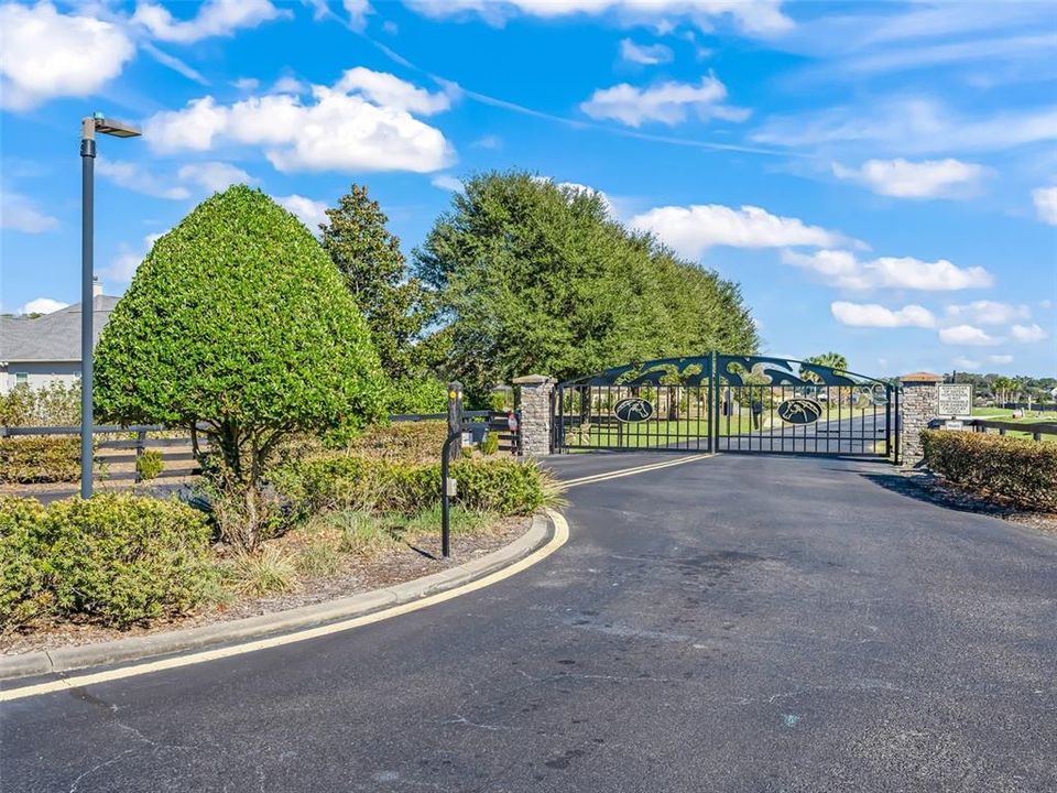 合同活跃: $429,000 (4.01 acres)
