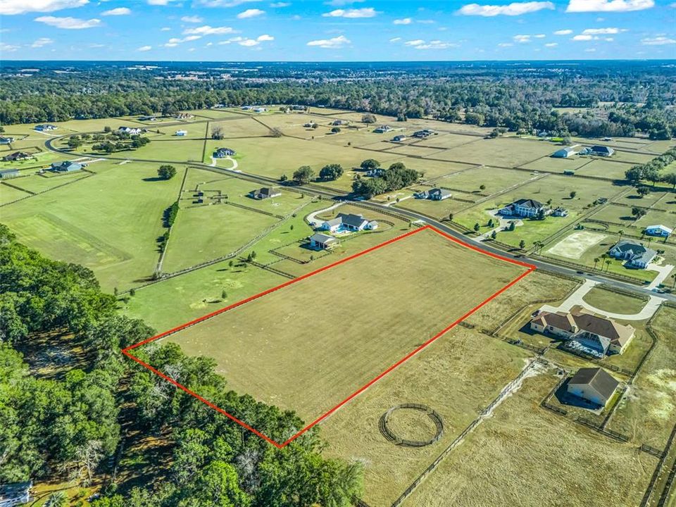 合同活跃: $429,000 (4.01 acres)