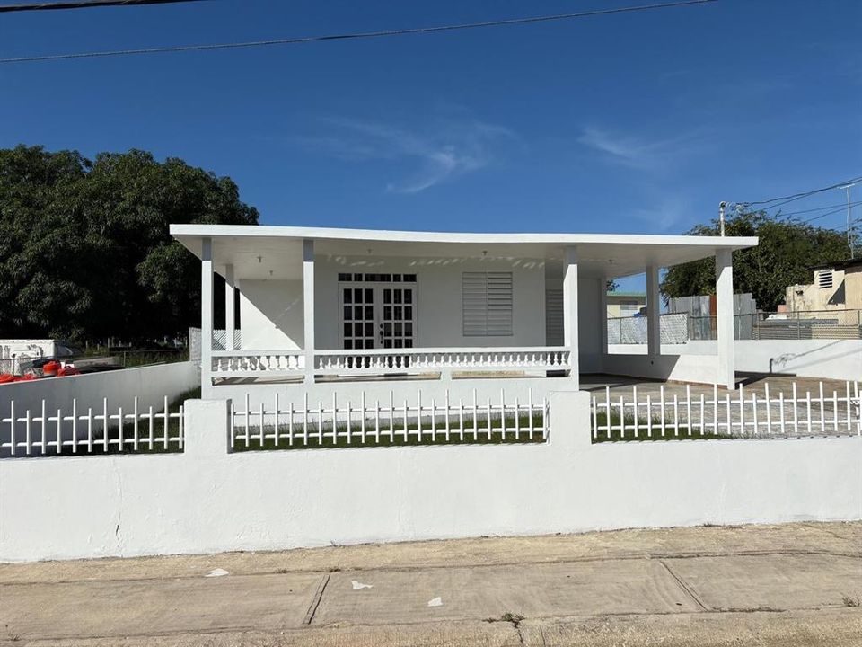 Recently Sold: $220,000 (3 beds, 1 baths, 1086 Square Feet)