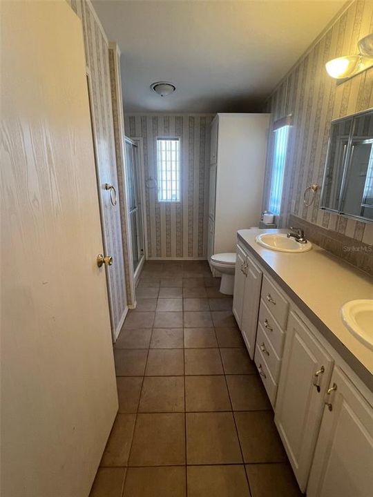 Active With Contract: $130,000 (3 beds, 2 baths, 1484 Square Feet)