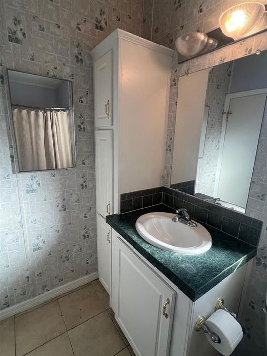Active With Contract: $130,000 (3 beds, 2 baths, 1484 Square Feet)