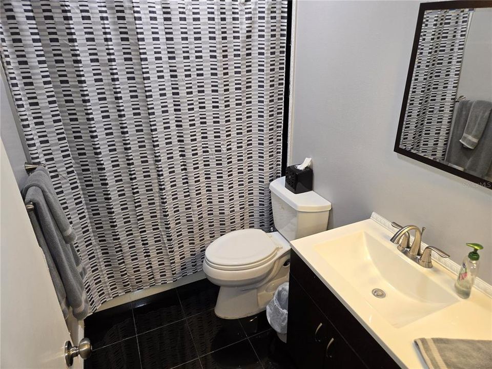 Activo con contrato: $119,900 (2 camas, 2 baños, 865 Pies cuadrados)