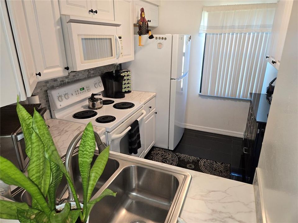 Activo con contrato: $119,900 (2 camas, 2 baños, 865 Pies cuadrados)