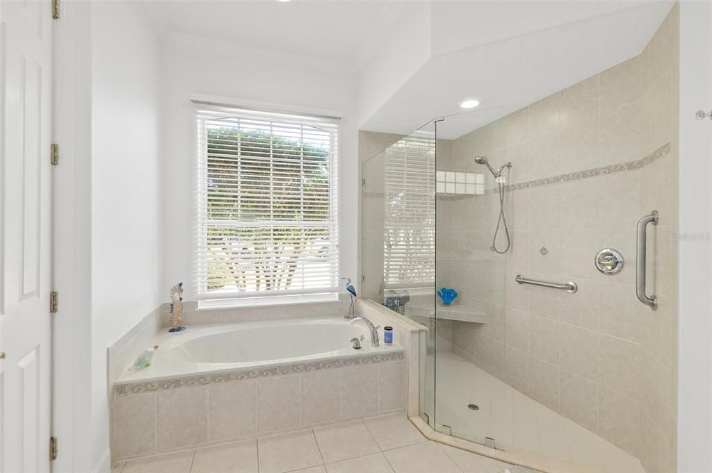 En Venta: $2,199,000 (4 camas, 4 baños, 3837 Pies cuadrados)