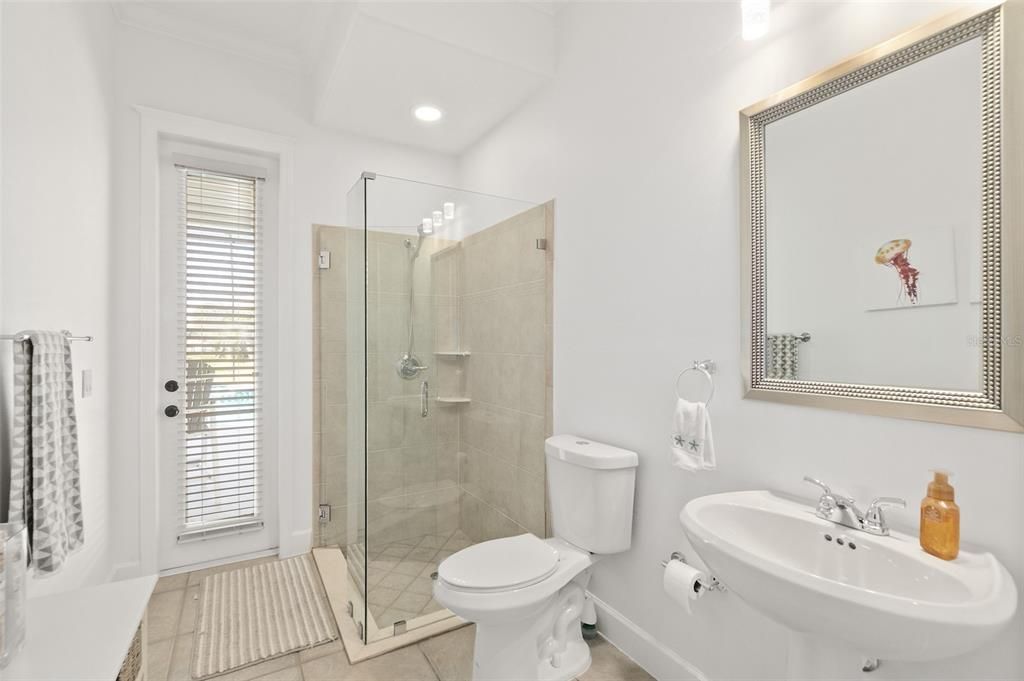 En Venta: $2,199,000 (4 camas, 4 baños, 3837 Pies cuadrados)