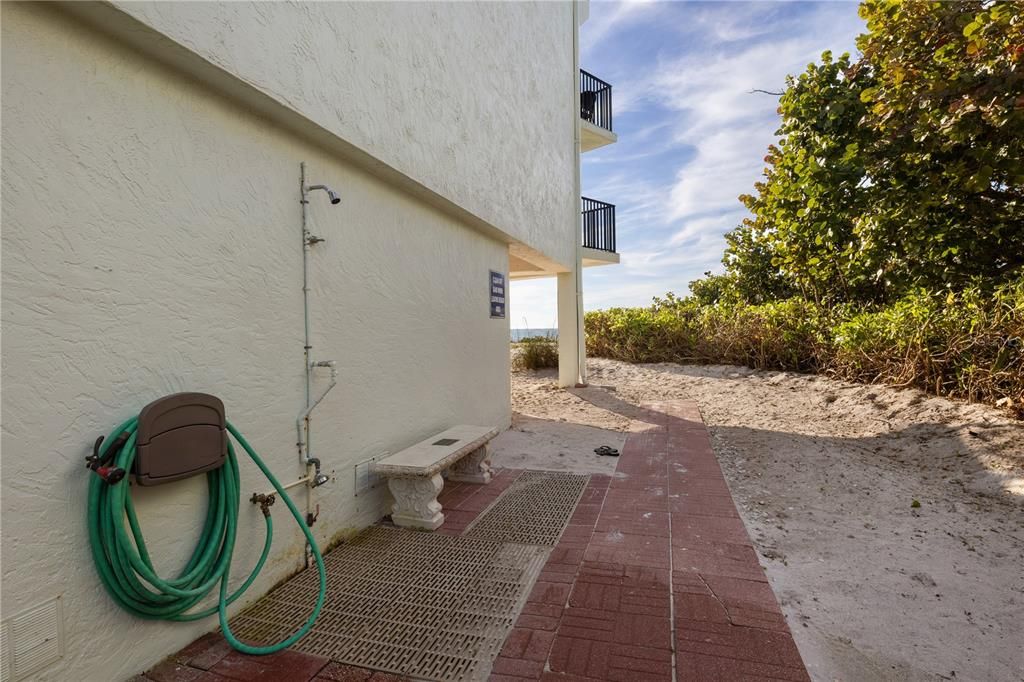 For Sale: $799,000 (2 beds, 2 baths, 1236 Square Feet)