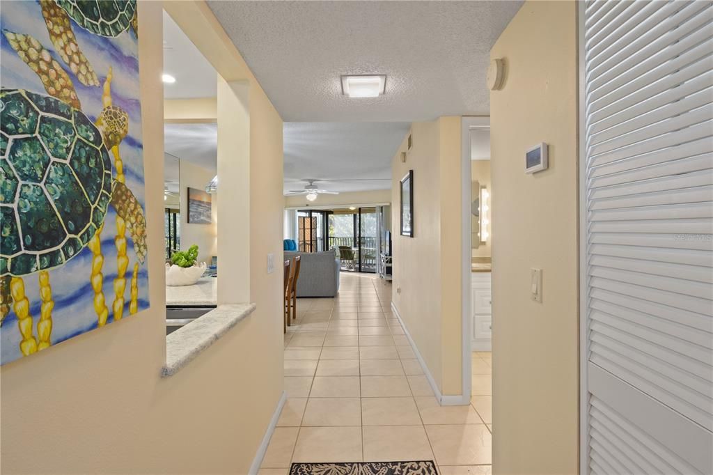 For Sale: $799,000 (2 beds, 2 baths, 1236 Square Feet)