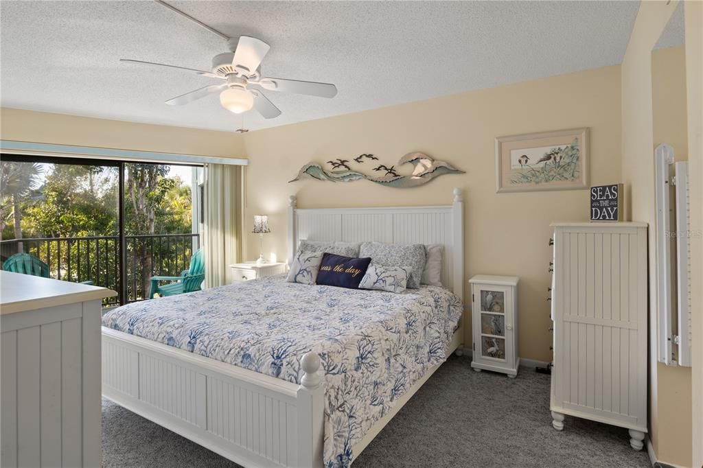For Sale: $799,000 (2 beds, 2 baths, 1236 Square Feet)