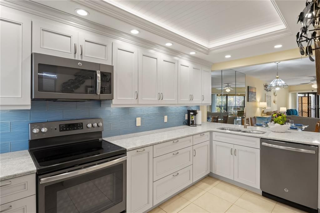 For Sale: $799,000 (2 beds, 2 baths, 1236 Square Feet)