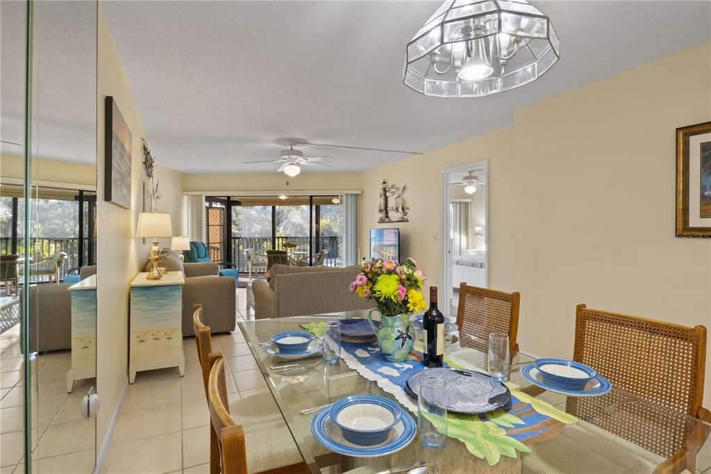 For Sale: $799,000 (2 beds, 2 baths, 1236 Square Feet)