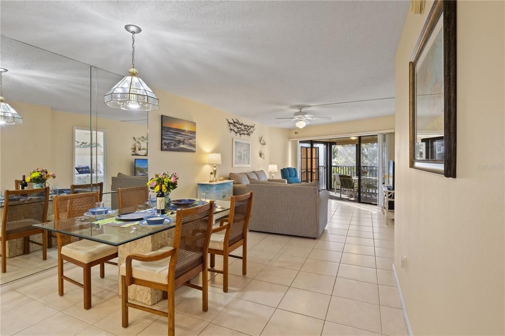For Sale: $799,000 (2 beds, 2 baths, 1236 Square Feet)