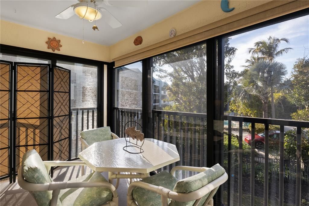 For Sale: $799,000 (2 beds, 2 baths, 1236 Square Feet)