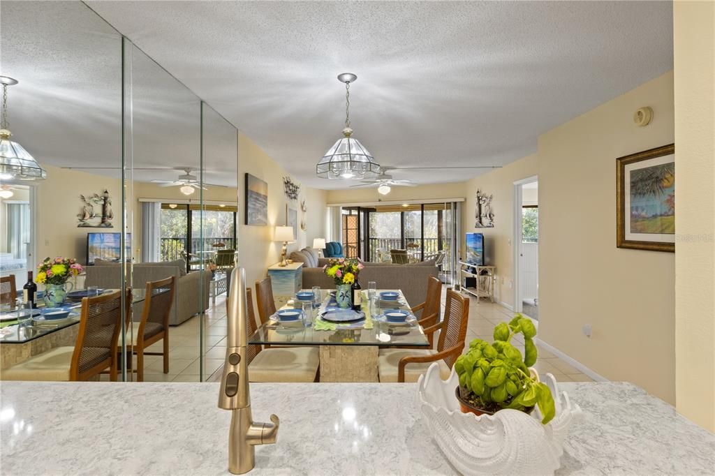 For Sale: $799,000 (2 beds, 2 baths, 1236 Square Feet)