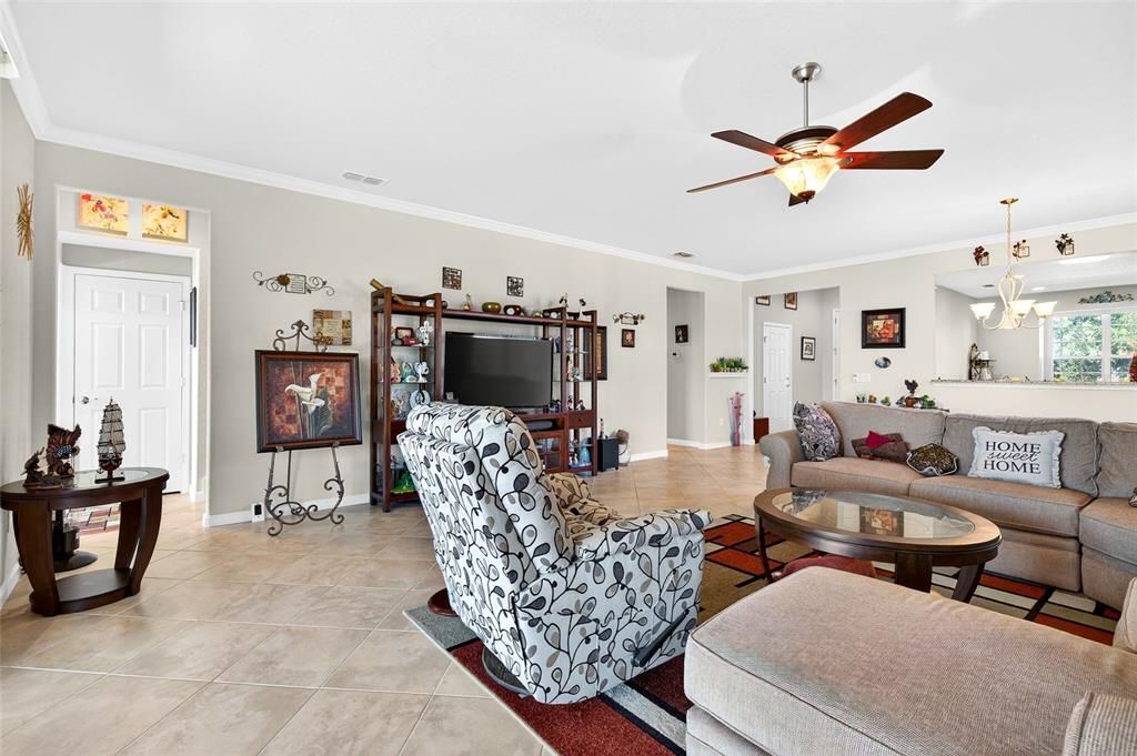 For Sale: $450,000 (3 beds, 3 baths, 2536 Square Feet)