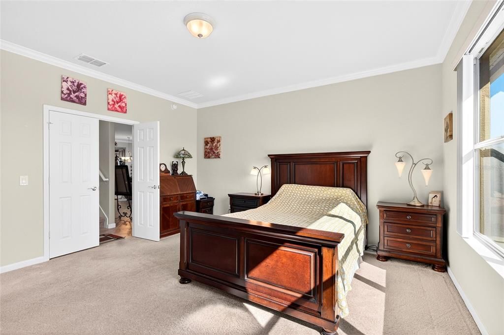 For Sale: $450,000 (3 beds, 3 baths, 2536 Square Feet)