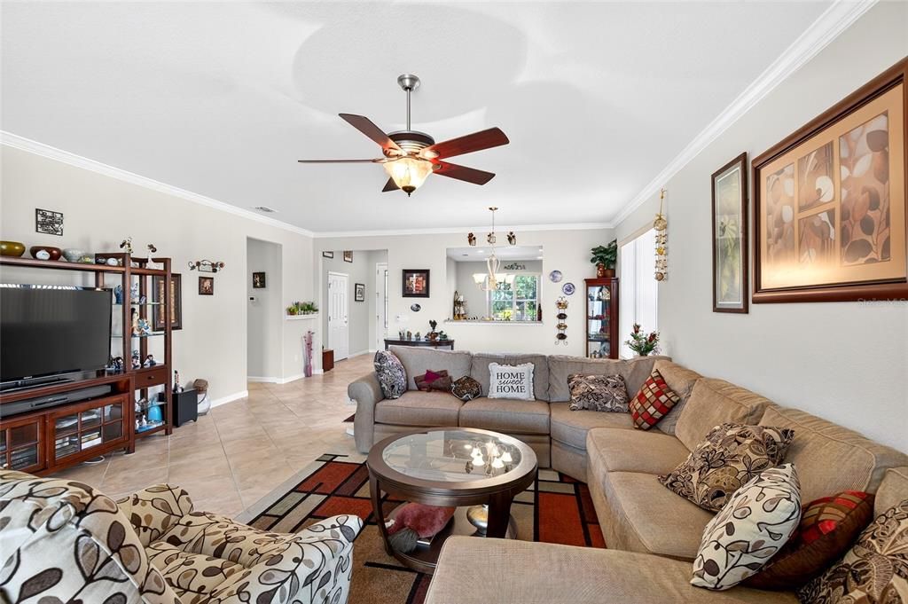 For Sale: $450,000 (3 beds, 3 baths, 2536 Square Feet)