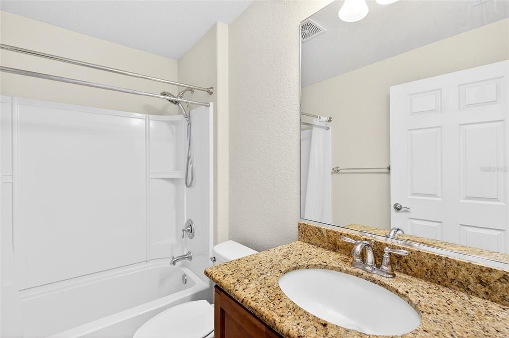 For Sale: $450,000 (3 beds, 3 baths, 2536 Square Feet)