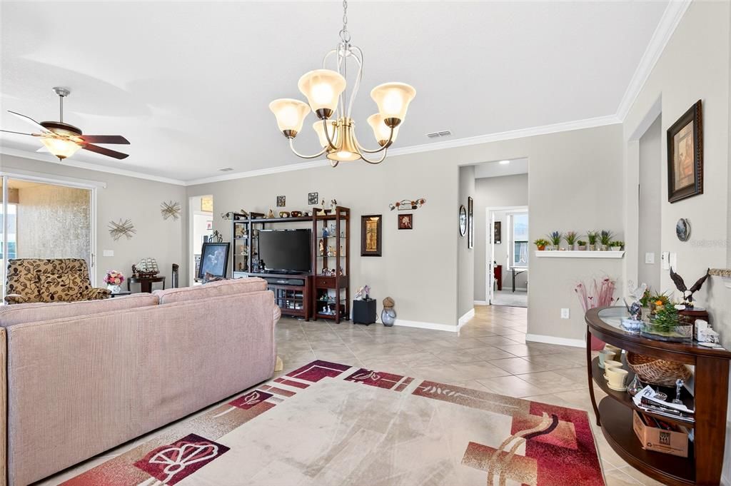 For Sale: $450,000 (3 beds, 3 baths, 2536 Square Feet)
