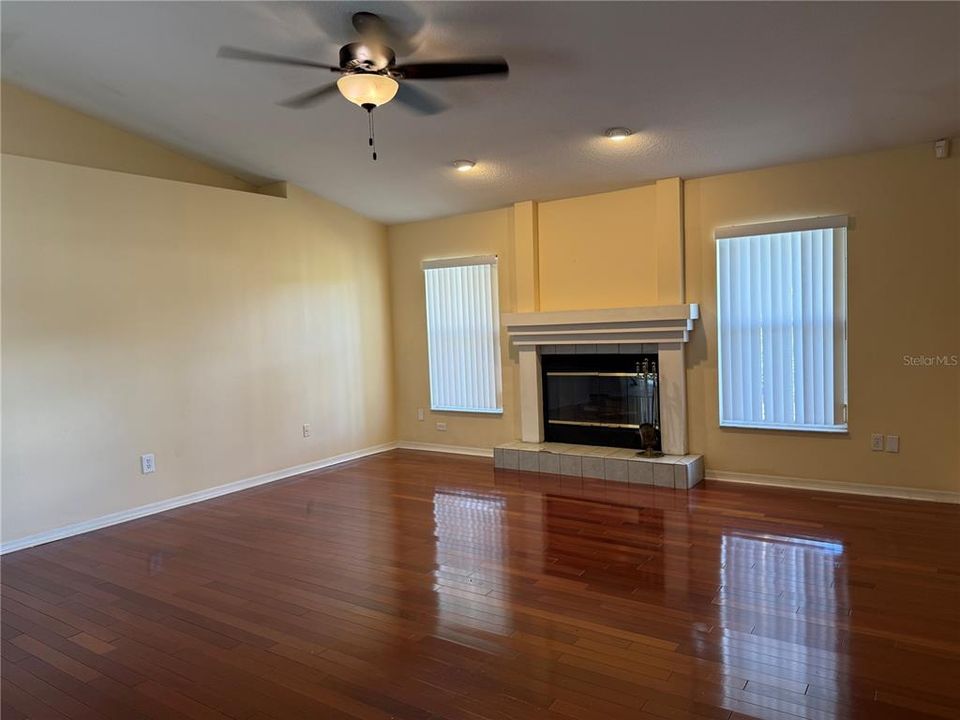 For Rent: $3,150 (4 beds, 2 baths, 2232 Square Feet)